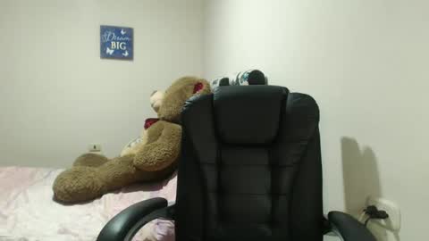 Snapshot of sahotlove1 chatting on March 6, 2:41 am Karina online show from March 6, 2:41 am