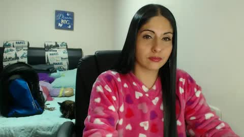 Snapshot of sahotlove1 chatting on January 28, 1:29 am Karina online show from January 28, 1:29 am