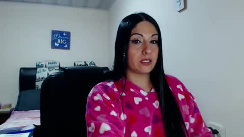 Snapshot of sahotlove1 chatting on February 11, 2:14 am Karina online show from February 11, 2:14 am