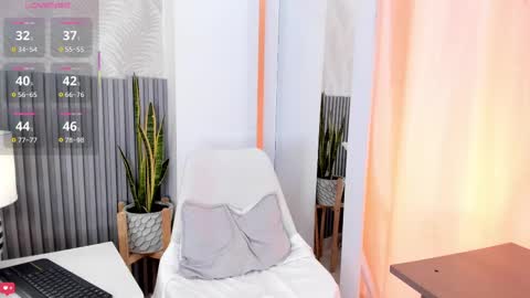 Silvia online show from October 31, 1:48 pm