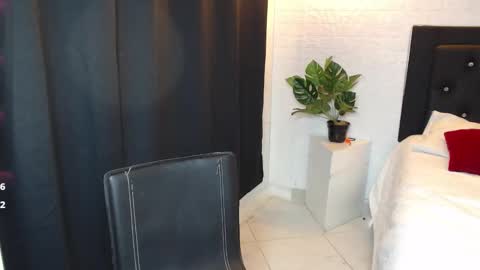 Snapshot of salome__lopez_ chatting on October 2, 6:35 pm SALOME online show from October 2, 6:35 pm