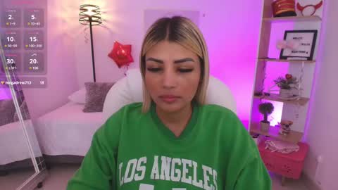 Snapshot of saloomee__ chatting on February 22, 9:12 am SALOME online show from February 22, 9:12 am