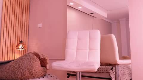 samantavazquez online show from December 3, 12:40 pm