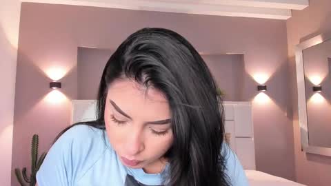 Snapshot of samanthaa_22_ chatting on February 21, 3:45 am Samanthaa online show from February 21, 3:45 am