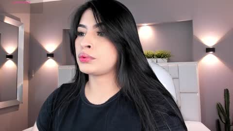 Snapshot of samanthaa_22_ chatting on January 28, 3:47 am Samanthaa online show from January 28, 3:47 am