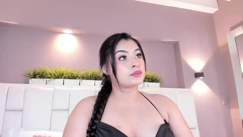 Snapshot of samanthaa_22_ chatting on March 5, 3:51 am Samanthaa online show from March 5, 3:51 am