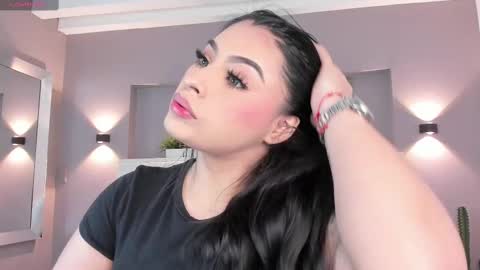 Snapshot of samanthaa_22_ chatting on February 18, 3:31 am Samanthaa online show from February 18, 3:31 am