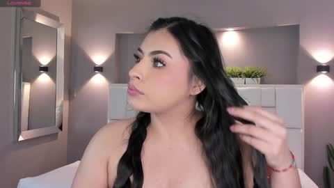 Snapshot of samanthaa_22_ chatting on February 8, 3:41 am Samanthaa online show from February 8, 3:41 am