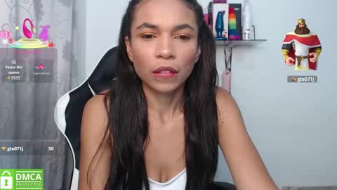 Snapshot of samanthaa_queen chatting on October 16, 12:08 pm sam online show from October 16, 12:08 pm