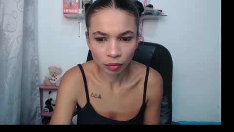 Snapshot of samanthaa_queen chatting on December 9, 11:47 am sam online show from December 9, 11:47 am