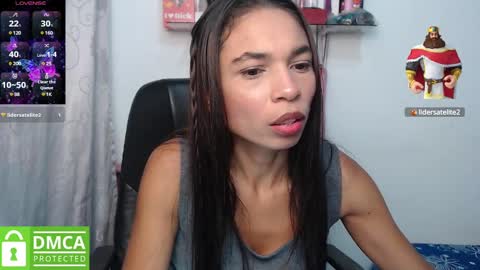 Snapshot of samanthaa_queen chatting on February 7, 2:15 pm sam online show from February 7, 2:15 pm