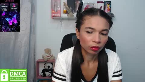 Snapshot of samanthaa_queen chatting on February 13, 11:17 am sam online show from February 13, 11:17 am