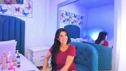 Snapshot of samara_warren chatting on December 19, 11:50 am Samara Warren online show from December 19, 11:50 am