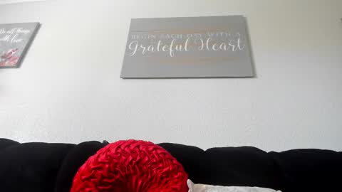 Yaya online show from March 6, 8:37 pm