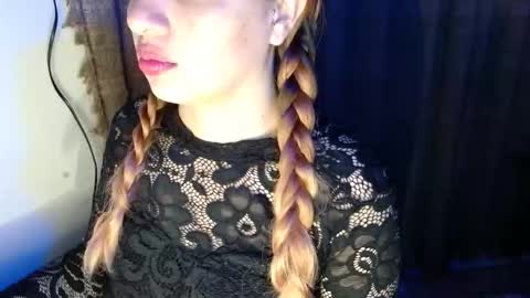 Snapshot of samatha_squirts chatting on September 25, 11:09 am samatha_squirts online show from September 25, 11:09 am
