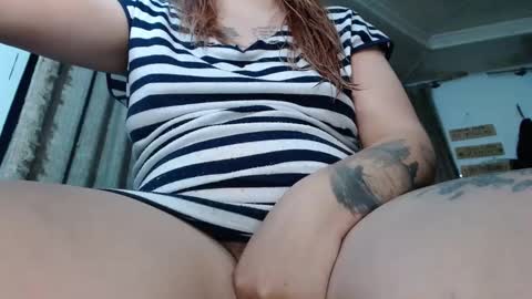 Snapshot of samatha_squirts chatting on September 9, 12:32 am samatha_squirts online show from September 9, 12:32 am