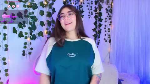 Snapshot of samii_evans chatting on October 19, 12:01 am samii evans  online show from October 19, 12:01 am