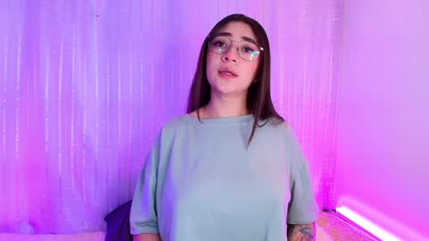 Snapshot of samii_evans chatting on December 13, 5:27 am samii evans  online show from December 13, 5:27 am
