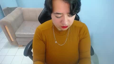 samythomas_t online show from December 16, 2:39 am