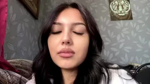Kira online show from May 20, 1:19 pm