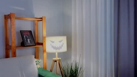 Isabel but you can call me Bella online show from November 6, 1:00 am