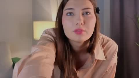 Isabel but you can call me Bella online show from November 18, 1:17 am