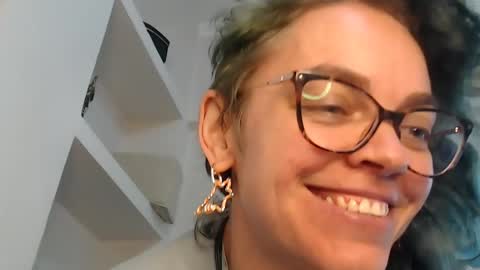 Sandra online show from April 1, 3:31 pm