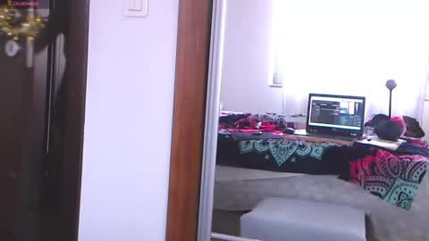 Snapshot of sandra10031989 chatting on March 1, 2:44 pm Sandra online show from March 1, 2:44 pm