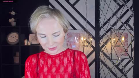 Snapshot of sandra_kind chatting on February 6, 5:25 am Sandra online show from February 6, 5:25 am