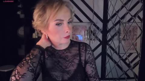 Snapshot of sandra_kind chatting on February 20, 5:33 am Sandra online show from February 20, 5:33 am