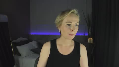 Snapshot of sandra_kind chatting on January 27, 5:47 am Sandra online show from January 27, 5:47 am
