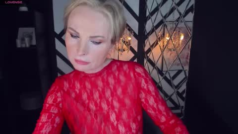 Snapshot of sandra_kind chatting on February 14, 5:30 am Sandra online show from February 14, 5:30 am