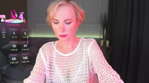 Snapshot of sandra_kind chatting on March 5, 5:29 am Sandra online show from March 5, 5:29 am