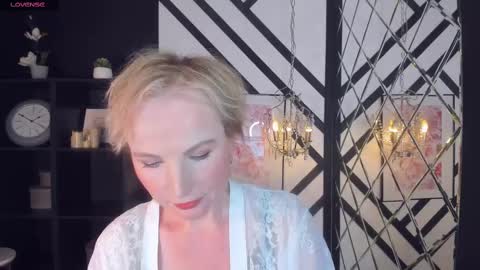 Snapshot of sandra_kind chatting on February 11, 5:16 am Sandra online show from February 11, 5:16 am