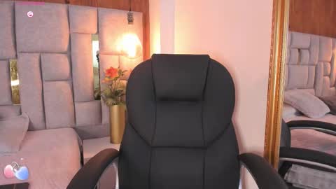 Snapshot of saori_newman chatting on October 17, 12:41 pm Saori online show from October 17, 12:41 pm