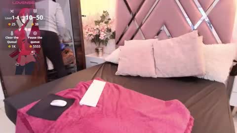 Saori online show from December 4, 11:45 am