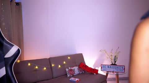 Snapshot of sara_albrecht chatting on December 24, 12:55 pm Sara online show from December 24, 12:55 pm