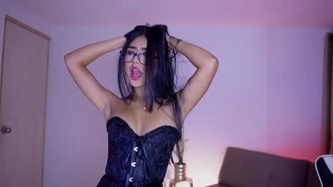 Snapshot of sara_albrecht chatting on January 8, 12:37 pm Sara online show from January 8, 12:37 pm
