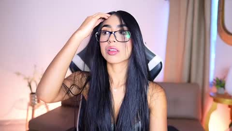 Snapshot of sara_albrecht chatting on December 30, 12:42 pm Sara online show from December 30, 12:42 pm