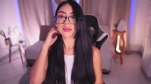Snapshot of sara_albrecht chatting on February 11, 12:36 pm Sara online show from February 11, 12:36 pm