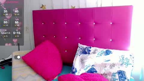 Sara  online show from November 26, 4:52 pm