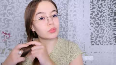 Snapshot of sara_kox chatting on January 4, 12:59 am sara_kox online show from January 4, 12:59 am