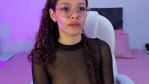 sara  online show from November 25, 2:30 pm