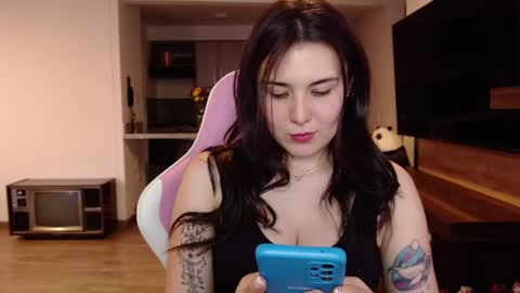 Snapshot of sara_sunrise_ chatting on December 2, 6:19 pm Sara online show from December 2, 6:19 pm