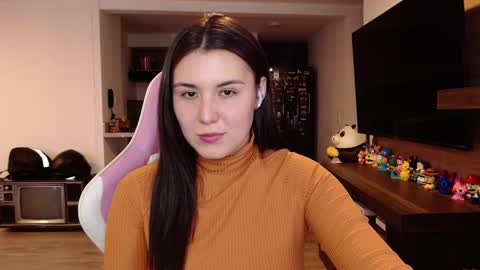 Snapshot of sara_sunrise_ chatting on January 17, 5:51 pm Sara online show from January 17, 5:51 pm