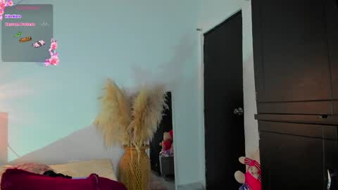Snapshot of sarah_bali chatting on December 16, 10:24 pm Sarah Valkiria IG Sar lanister online show from December 16, 10:24 pm