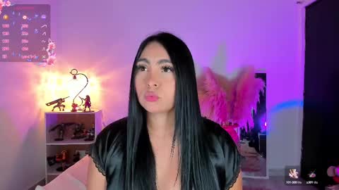 Snapshot of sarah_bali chatting on February 19, 8:10 pm Sarah Valkiria IG Sar lanister online show from February 19, 8:10 pm