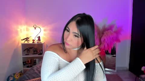 Snapshot of sarah_bali chatting on January 18, 11:22 pm Sarah Valkiria IG Sar lanister online show from January 18, 11:22 pm