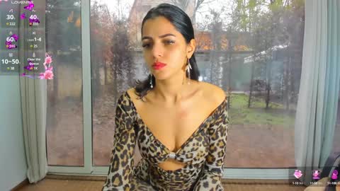 Snapshot of sarah_blake_ chatting on December 9, 8:55 am Sara online show from December 9, 8:55 am