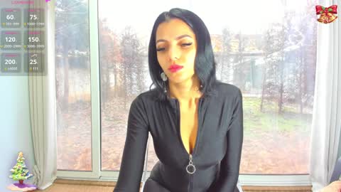 Snapshot of sarah_blake_ chatting on December 23, 9:16 am Sara online show from December 23, 9:16 am